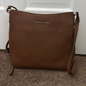 Michael Kors Jet Set Travel Small Messenger Bag